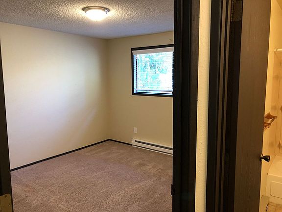 4th image of 1050 SW Harrier Cir APT B2