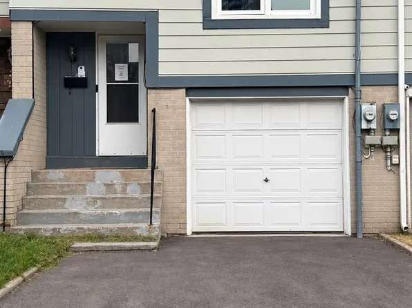 40 Hoskins Sq, Brampton, ON L6S 2N6