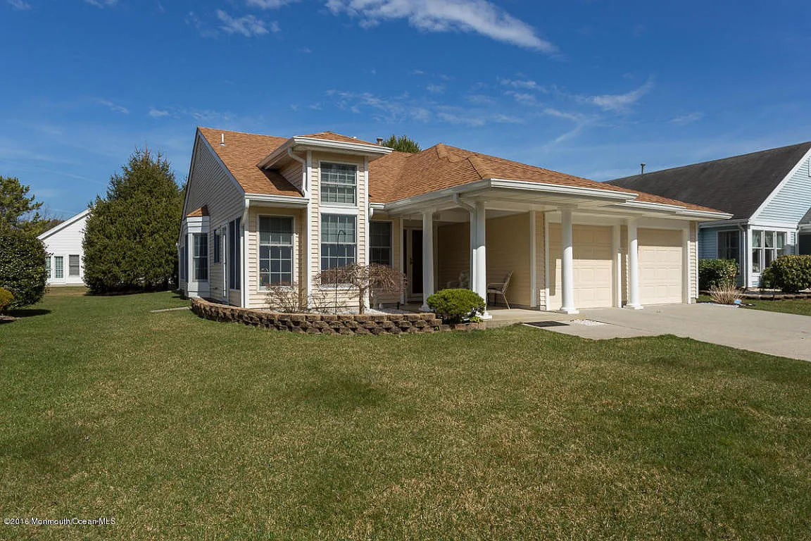 408 Kingsridge Rd photo 1