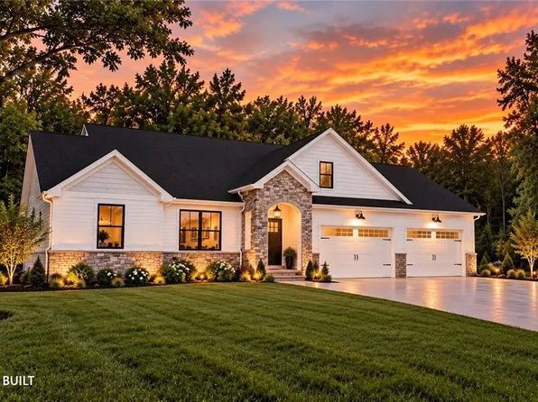 Sl Ameer Dr, Bedford, OH 44146