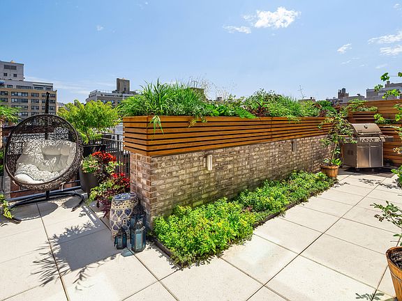 3rd image of 211 E 13th St #1A
