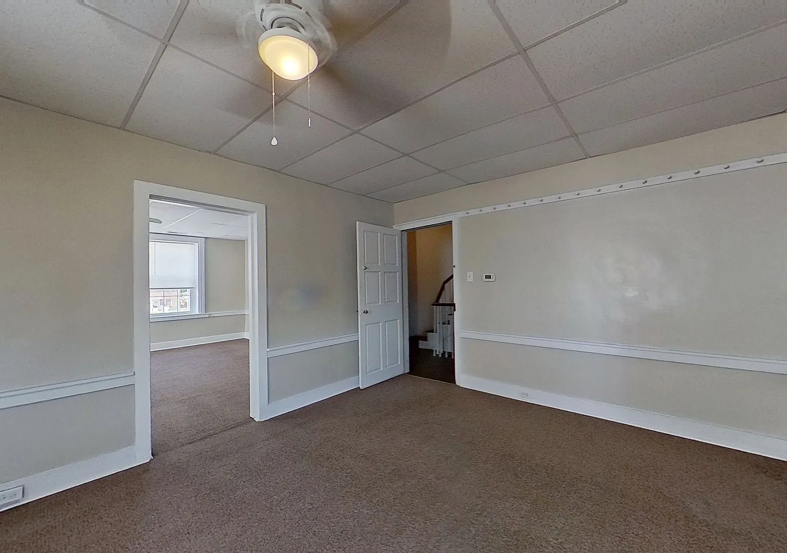 Spacious One Bedroom Apartment — Photo 4
