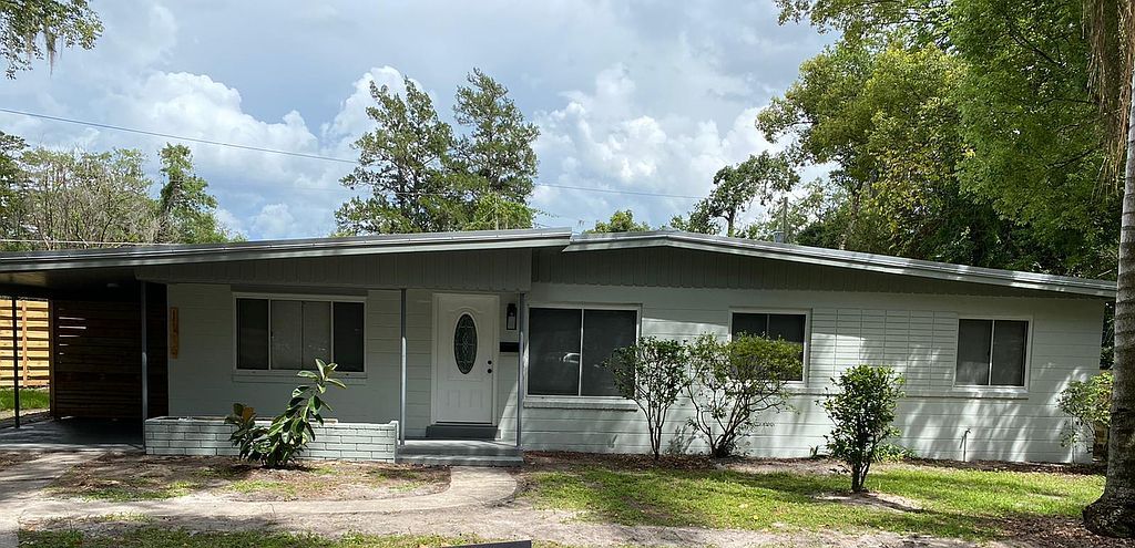 1115 NE 5th Pl - Property Image