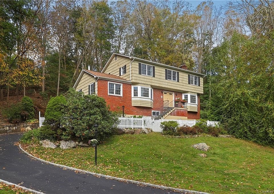 1st image of 13 Douglas Dr