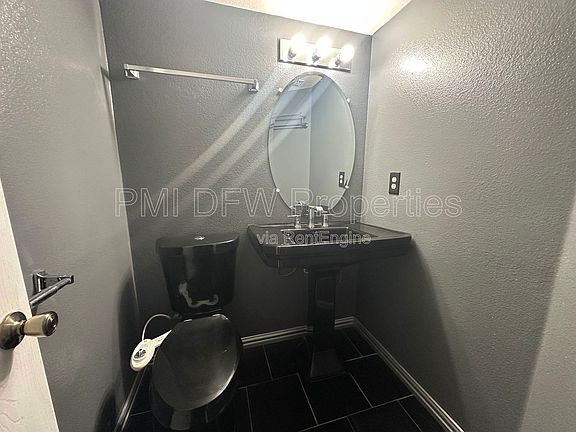 5th image of 8239 Merriweather Dr