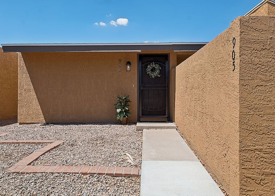 1st image of 905 S Hacienda Dr