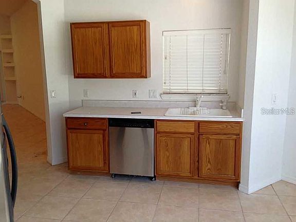 4th image of 107 Wornall Dr
