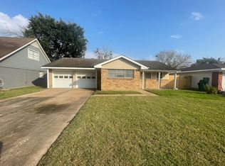 2815 Dewberry Ln, Pasadena, TX 77502