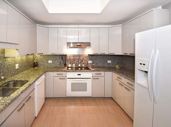 2nd image of 680 N Lake Shore Dr APT 222