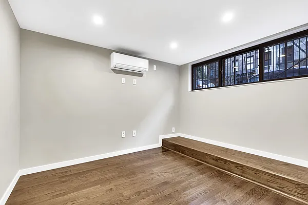 Rented by Cooper & Cooper Real Estate | media 6