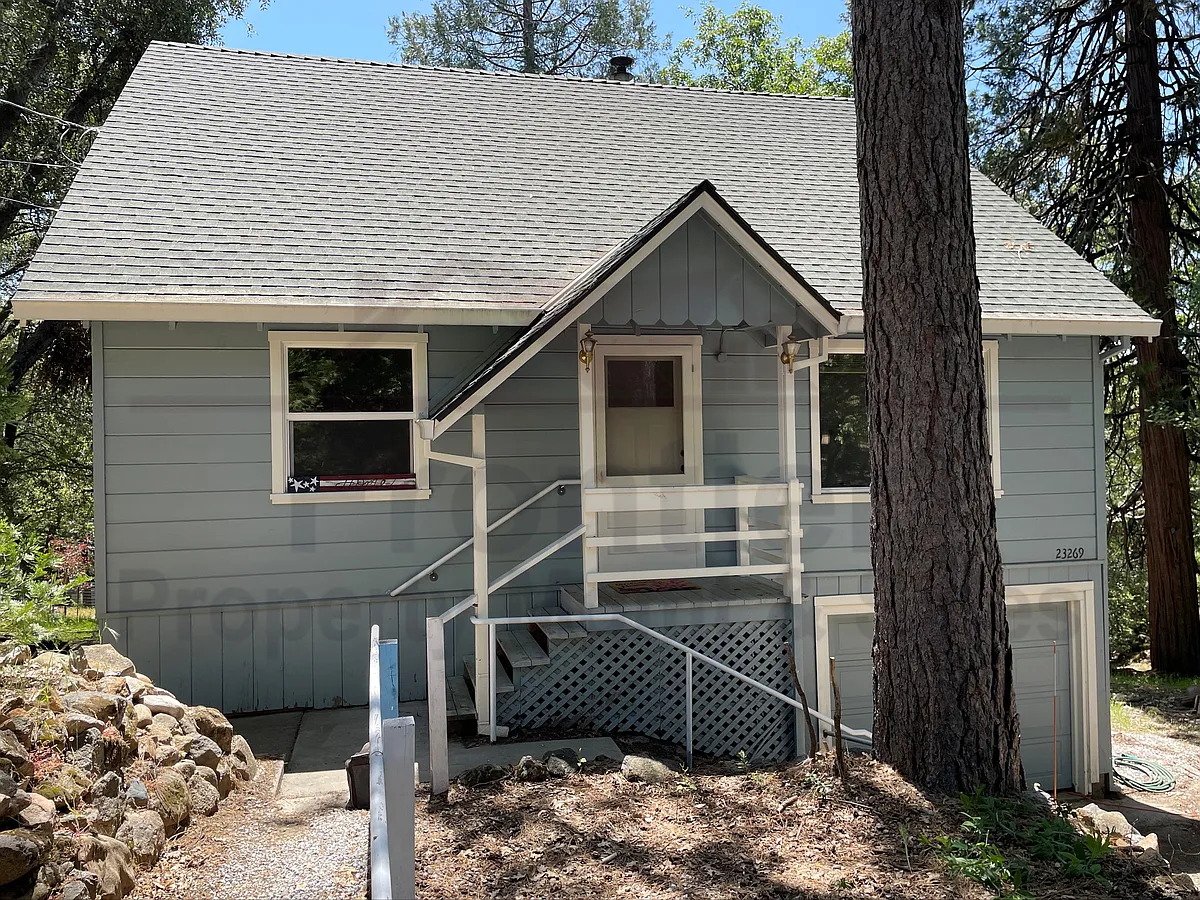 Building Photo - 23269 Cresta Dr