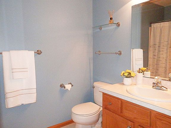 5th image of 708 Heritage Ln