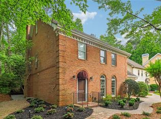 1048 Huntcliff Trce, Sandy Springs, GA 30350