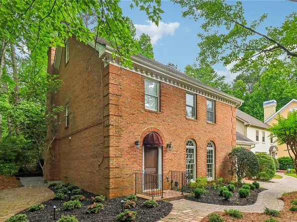 1048 Huntcliff, Sandy Springs, GA 30350