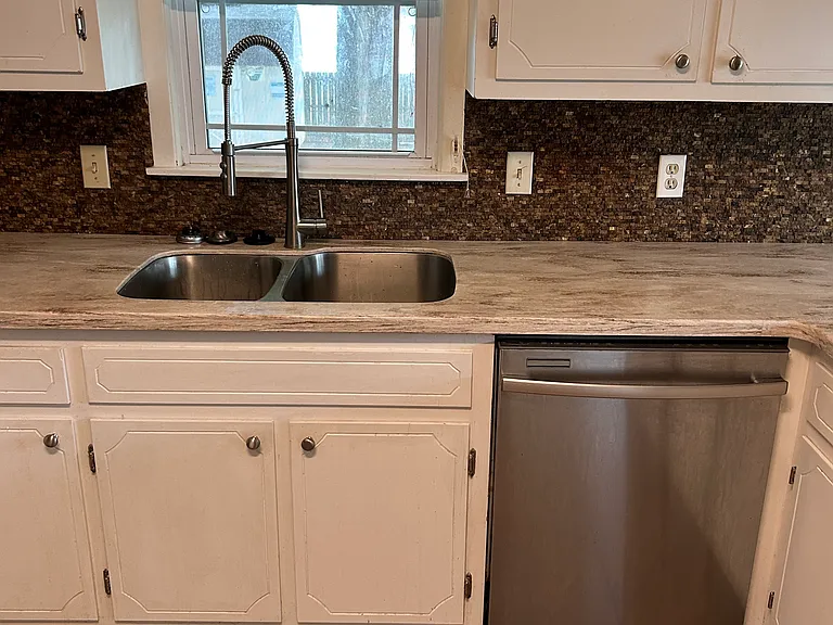 711 Samuel Dr — Photo 6