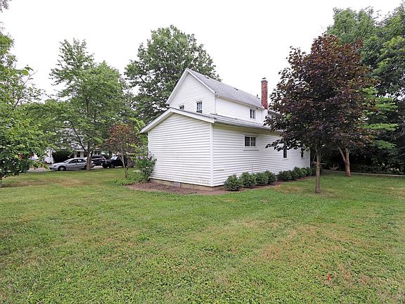 5th image of 548 Linden St Unit 1/2