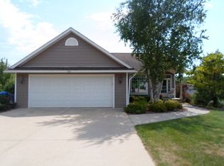 451 Oak View Meadow Ct, Amherst, WI 54406