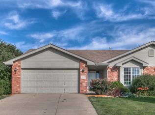11608 Ridgeview Cir, Papillion, NE 68133