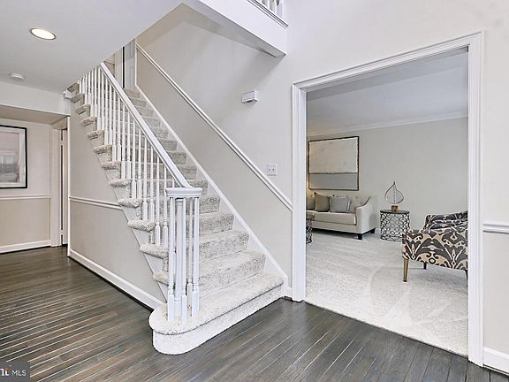 5th image of 9798 Meadow Valley Dr