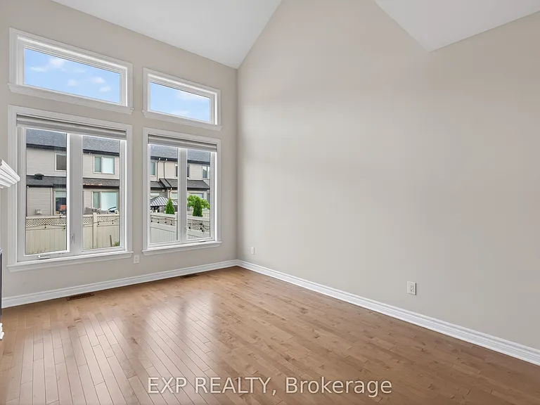 322 Rainrock Cres — Photo 11