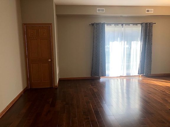 2nd image of 1460 Fairlane Dr APT 127