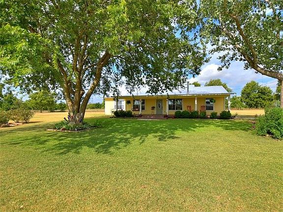 3rd image of 10 Carmel Creekside Dr