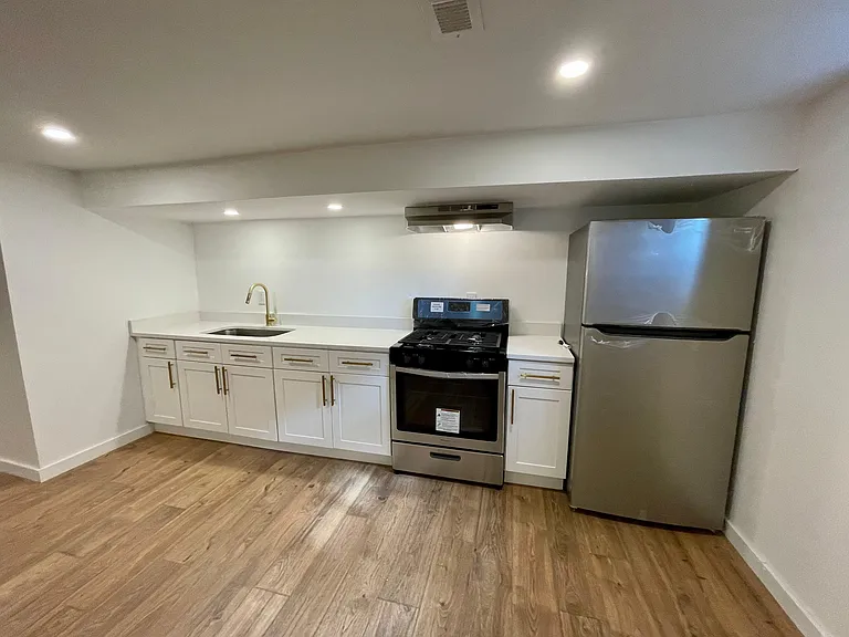 7802 Brownwood Dr — Photo 22