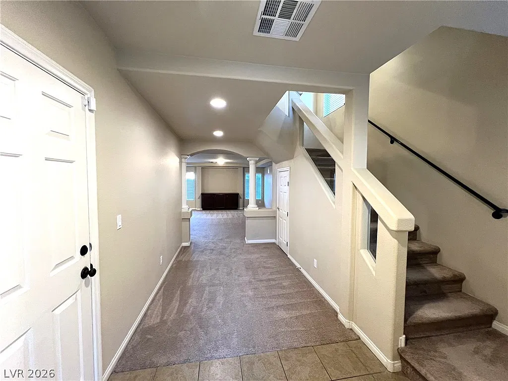 4 bed, 3.5 bath, 2627 sqft, $2,250 — Photo 3
