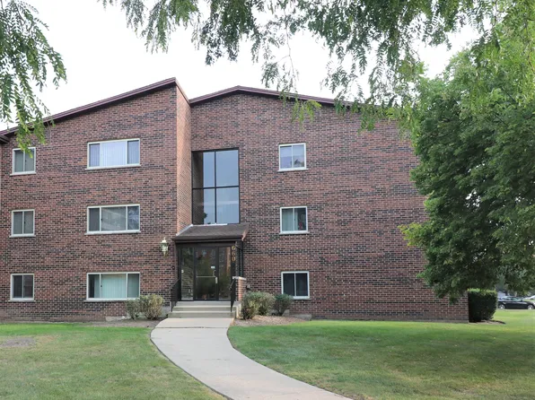 660 Perrie Dr APT 101, Elk Grove Village, IL 60007