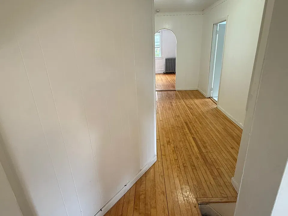 11 Troy St