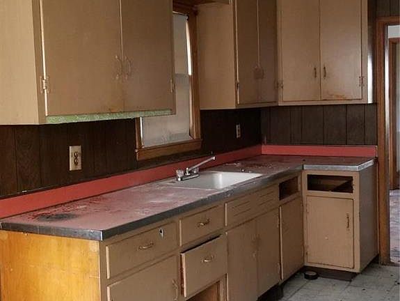 4th image of 5005 College Ave