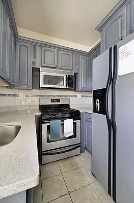 5th image of 35 Crown St APT 6G