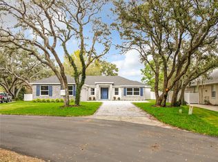 33117 Lake Bend Cir, Leesburg, FL 34788