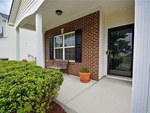 3rd image of 4821 Green Spring Dr