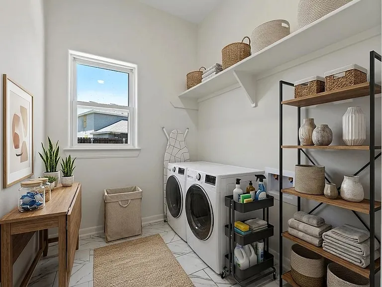909 W Yellow Bells St — Photo 3
