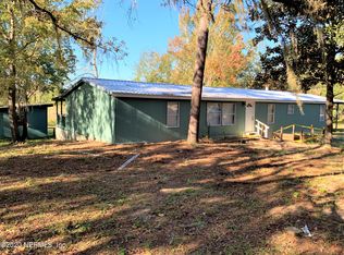 109 E Oakside Dr, Interlachen, FL 32148