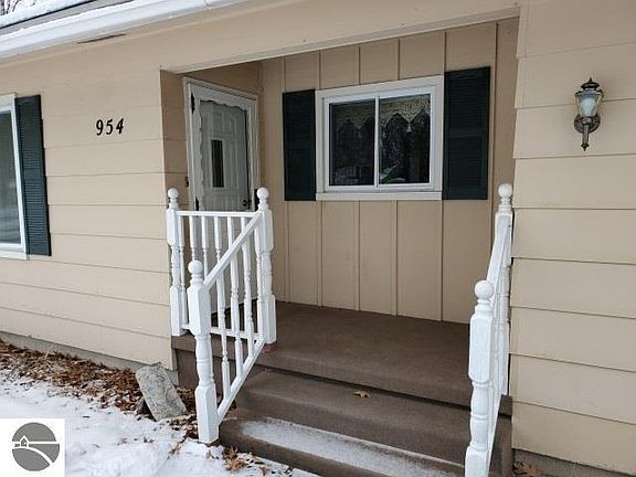 4th image of 954 S Forestlane Dr
