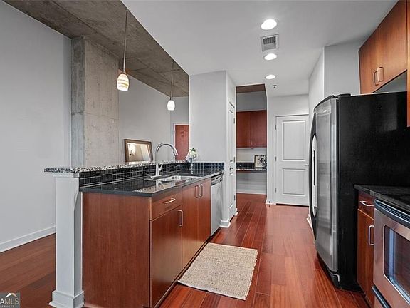 4th image of 250 Pharr Rd #1715