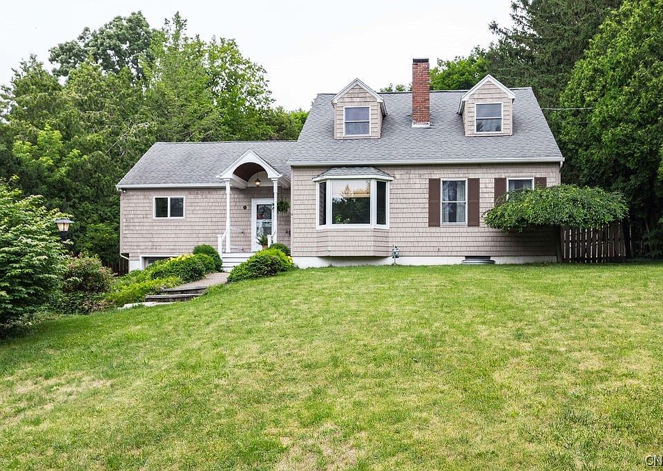 1st image of 203 Eureka Dr