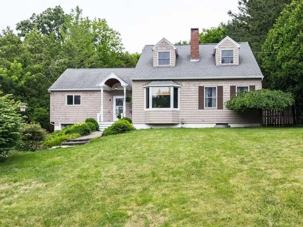 203 Eureka Dr, Manlius, NY 13104