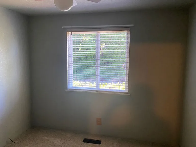 680 Malabar Dr — Photo 16