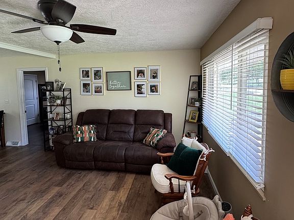 5th image of 326 Rowe Dr