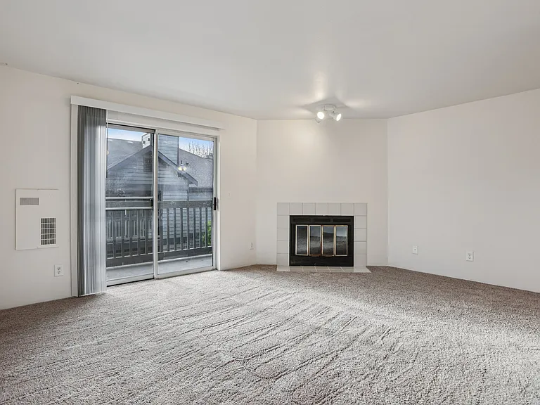 Poplar Lane Apartments — Photo 8