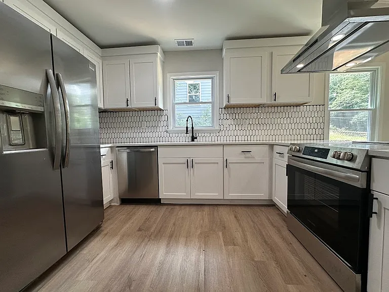 3393 Phillip Cir — Photo 2