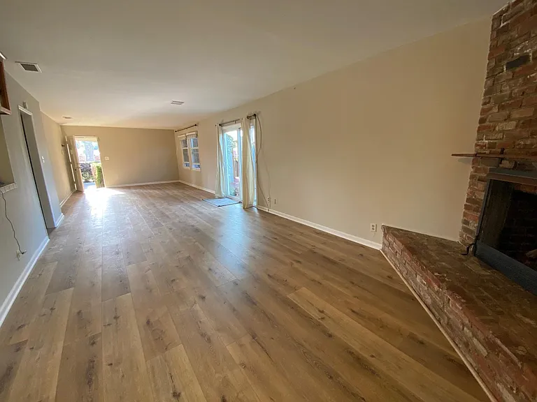 6526 Van Noord Ave — Photo 17