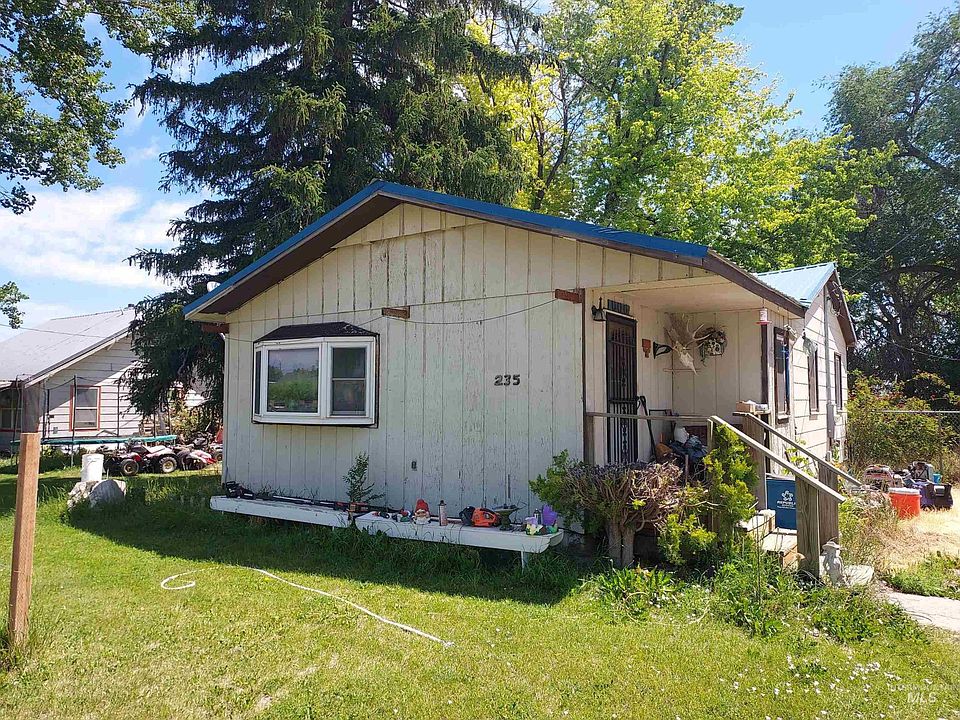 1st image of 235 Brooks Ave