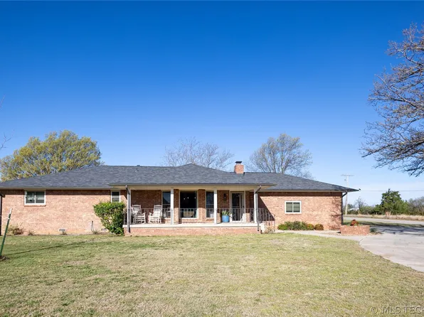 2020 Martin Dr, Sulphur, OK 73086