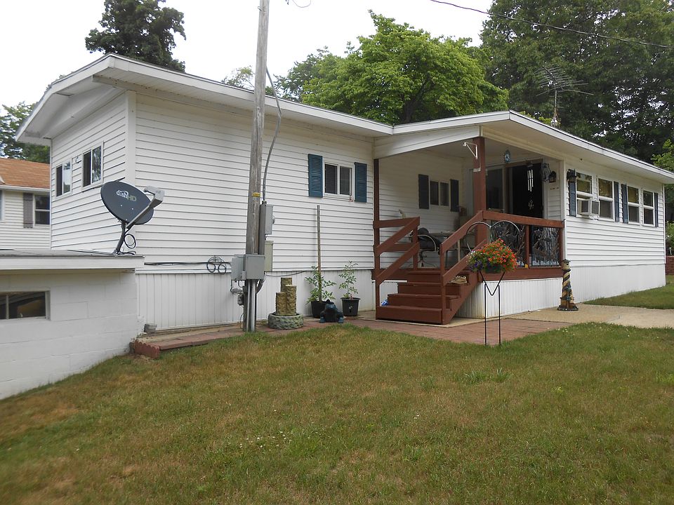 outside porch/4 season porch