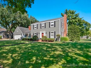 25W668 Chieftain Ln, Wheaton, IL 60189