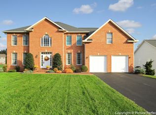 2403 Castlegreen Dr, Greencastle, PA